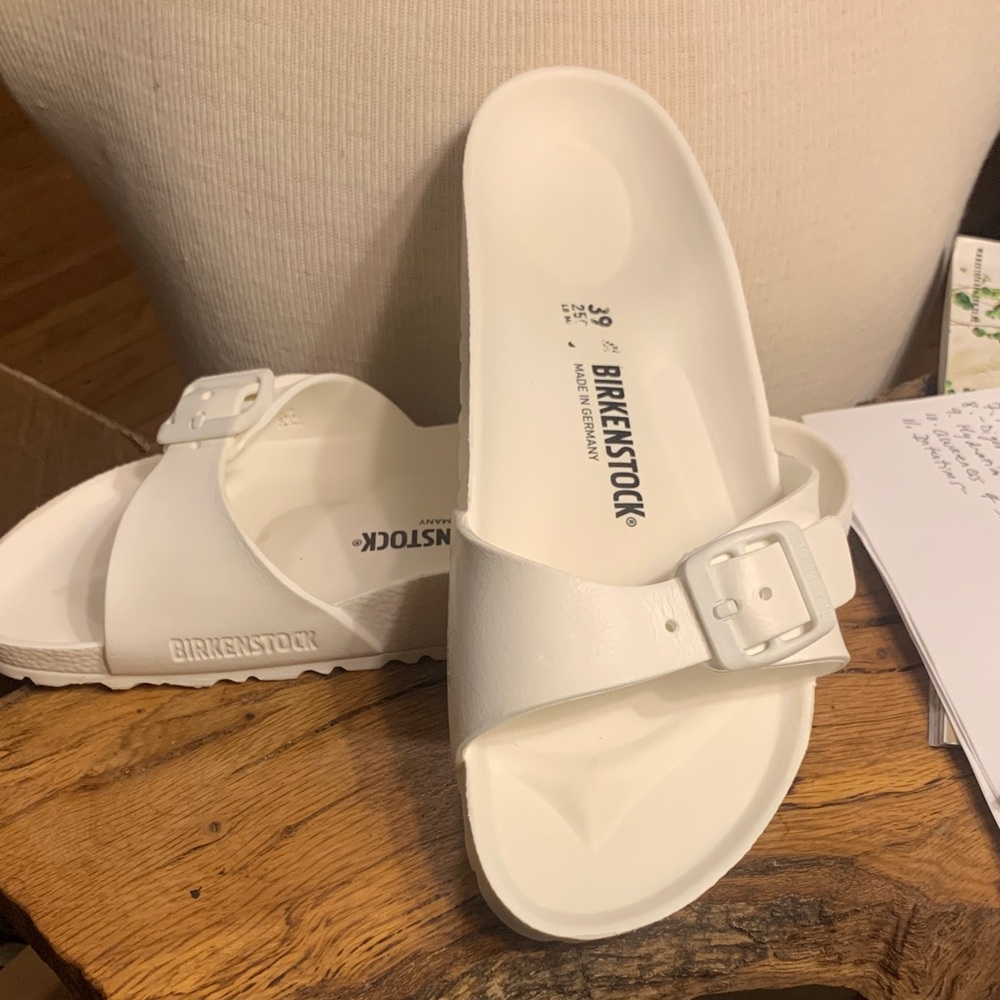 BIRKENSTOCK MADRID WHITE SLUDES SANDALS FLIP FLOPS.